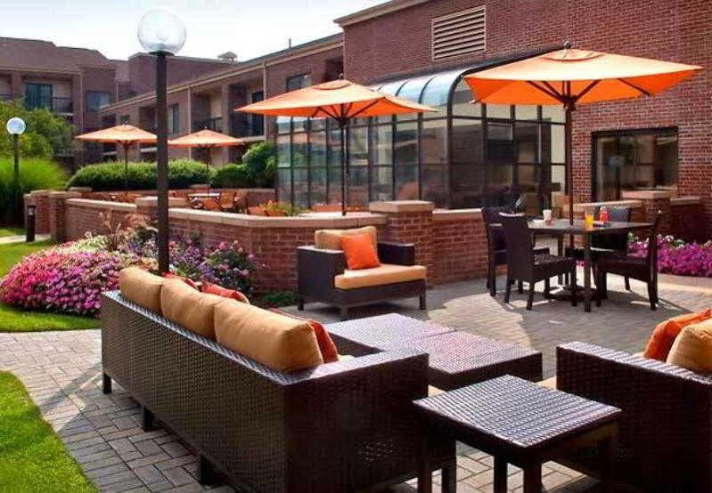 波士顿诺伍德坎顿万豪万怡酒店 外观 照片